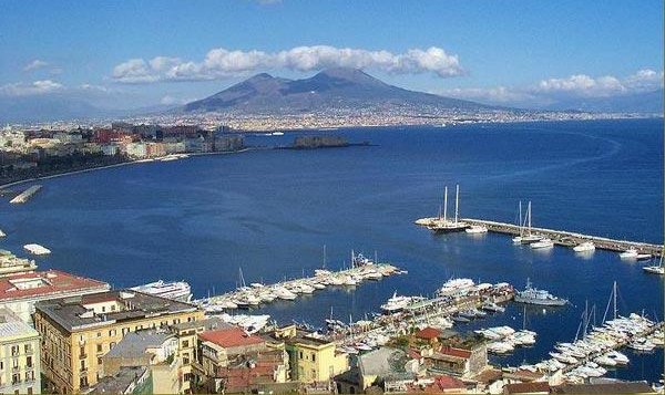 Naples et le Vésuve - Source commons.wikimedia - image GNU Free Documentation License